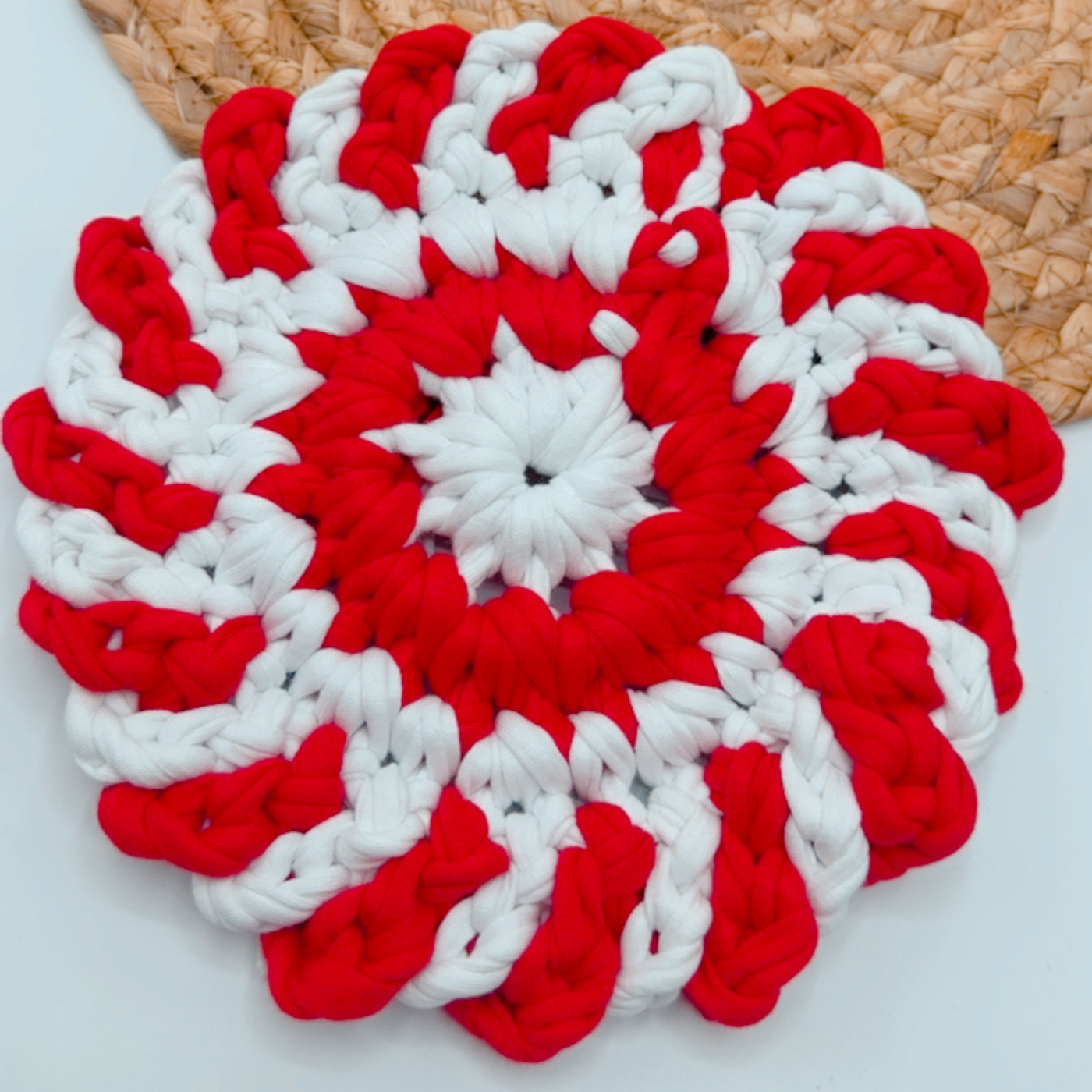 Crochet Candy Cane Coaster DIY Kit by Ganxxet x LillyBirdCrochet